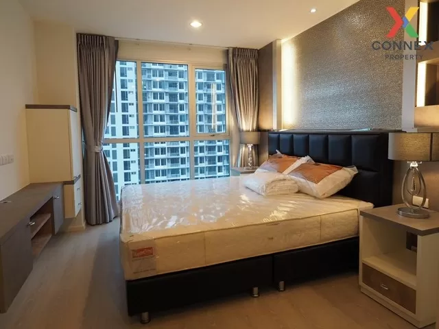 FOR RENT condo , RHYTHM Sathorn-Narathiwas , corner unit , BTS-Chong Nonsi , Thungmahamek , Sa Thon , Bangkok , CX-00265