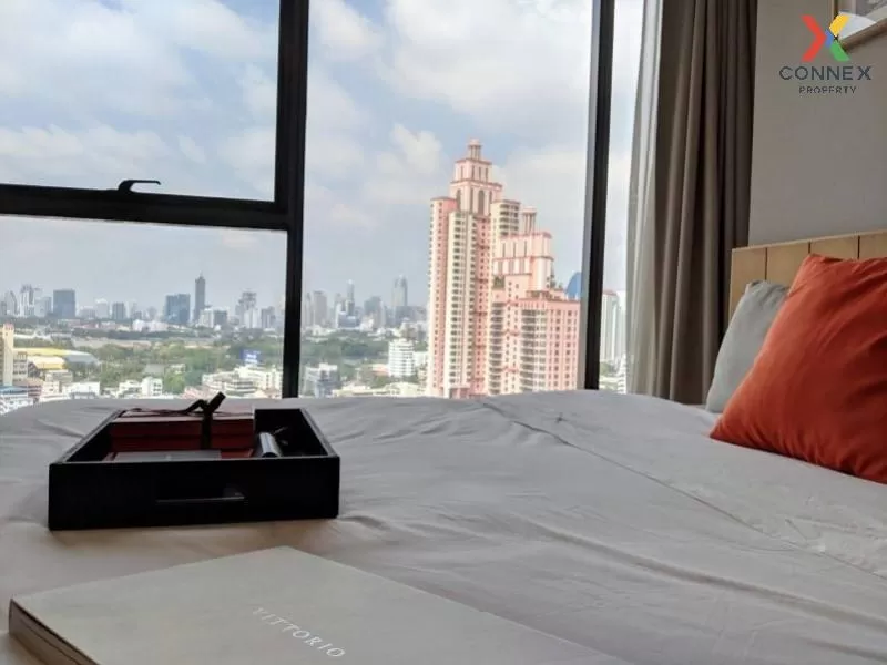 FOR RENT condo , The Lumpini 24 , corner unit , BTS-Phrom Phong , Khlong Tan , Khlong Toei , Bangkok , CX-00296