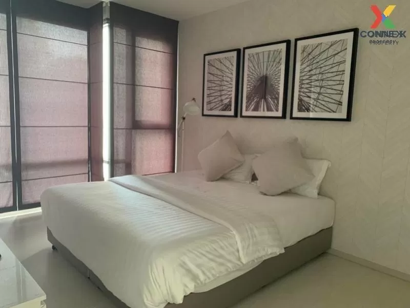 FOR RENT condo , RHYTHM Sukhumvit 42 , corner unit , BTS-Ekkamai , Phra Khanong , Khlong Toei , Bangkok , CX-00382