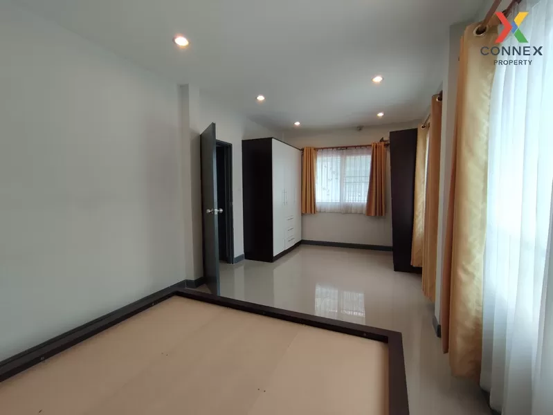 FOR SALE townhome , Baan Sintawee Thianthale 2 , wide frontage , Samae Dam , Bang Khun Thian , Bangkok , CX-00419