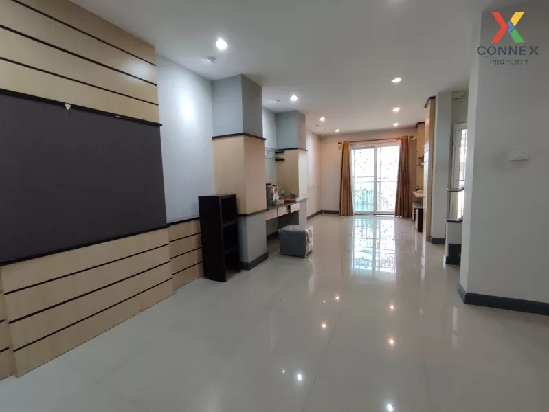 FOR SALE townhome , Baan Sintawee Thianthale 2 , wide frontage , Samae Dam , Bang Khun Thian , Bangkok , CX-00419 4