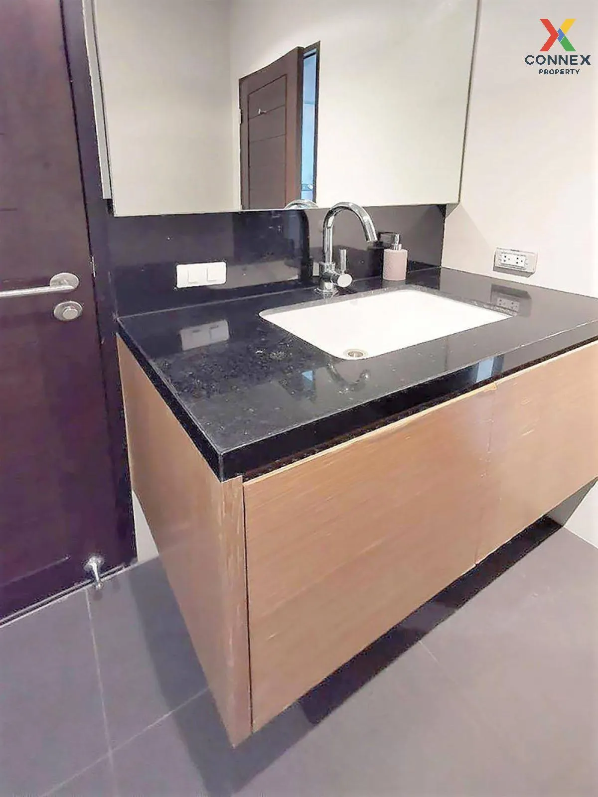 FOR RENT condo , Eight Thonglor , high floor , BTS-Thong Lo , Khlong Tan Nuea , Watthana , Bangkok , CX-00616