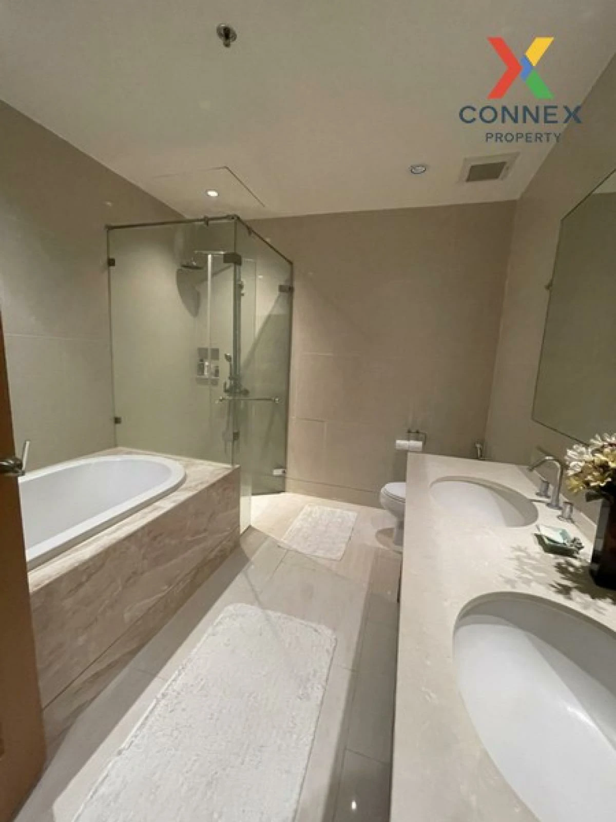 FOR RENT condo , The Emporio Place , Duplex , wide frontage , BTS-Phrom Phong , Khlong Toei , Khlong Toei , Bangkok , CX-01259