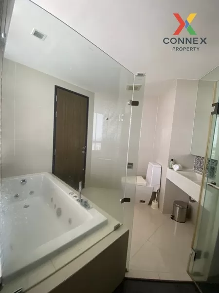 FOR RENT condo , RHYTHM Sukhumvit 44/1 , Duplex , high floor , BTS-Phra Khanong , Phra Khanong , Khlong Toei , Bangkok , CX-01263