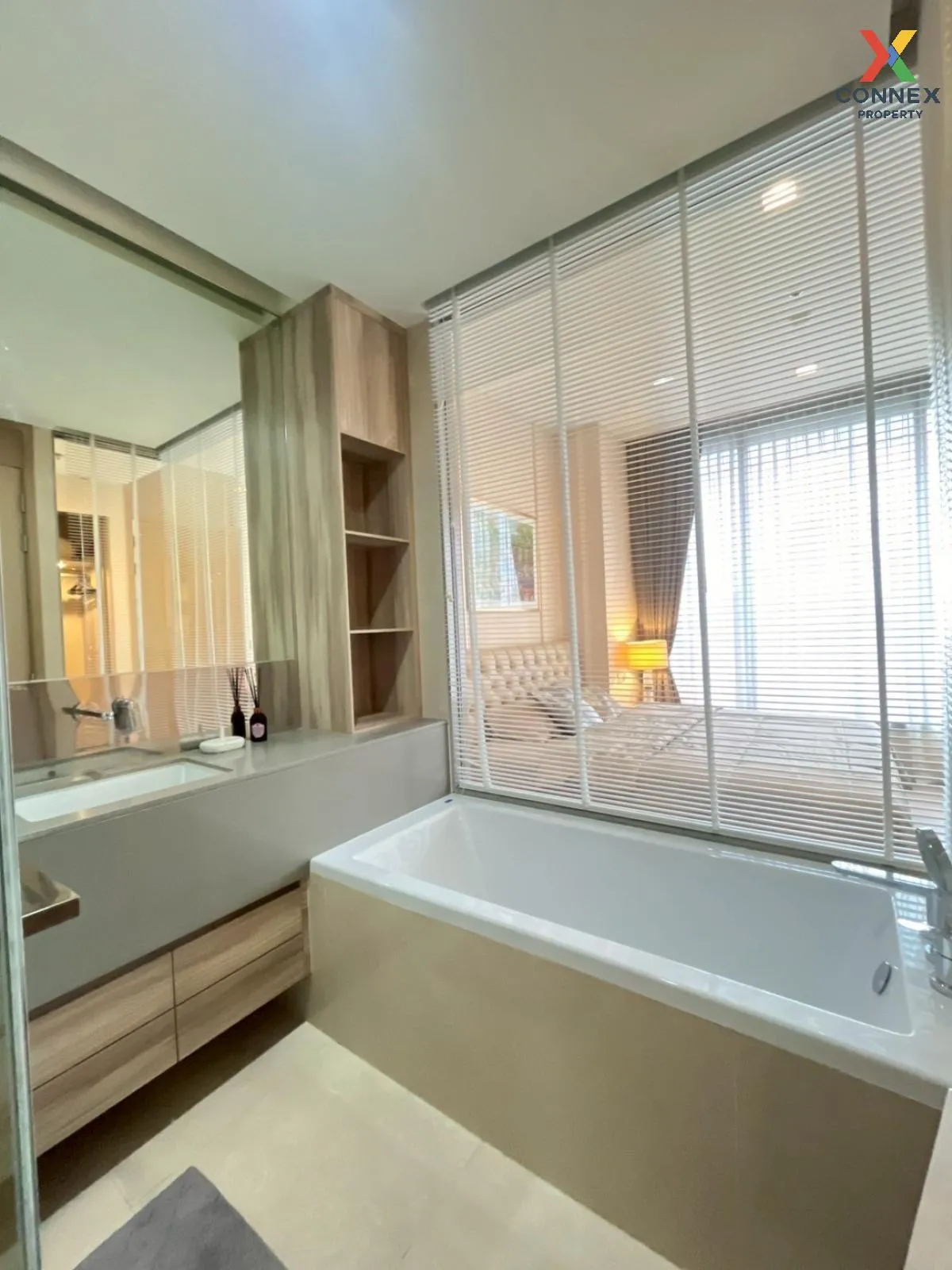 FOR RENT condo , The Esse Asoke , Duplex , wide frontage , BTS-As