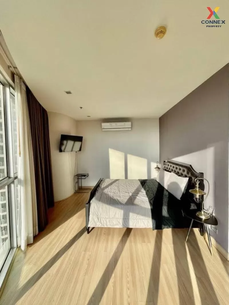 FOR RENT condo , Sky Walk Residences , Duplex , wide frontage , BTS-Phra Khanong , Phra Khanong Nuea , Watthana , Bangkok , CX-02382