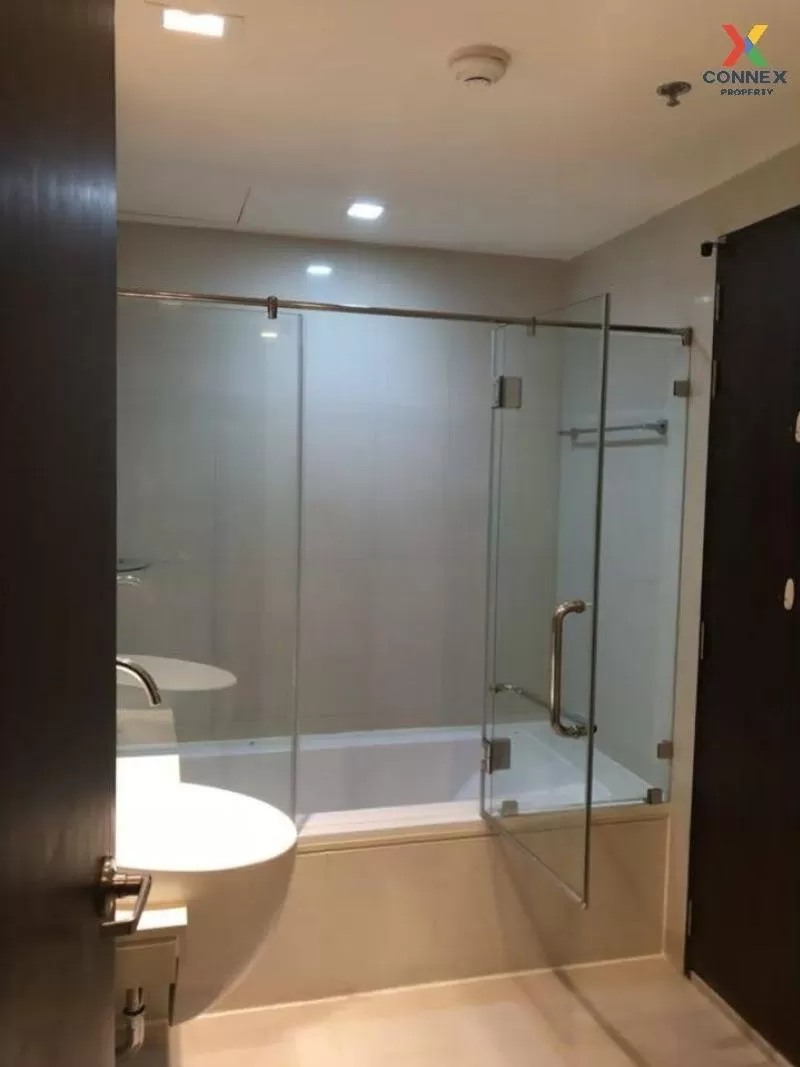 FOR RENT condo , Sky Walk Residences , Duplex , wide frontage , BTS-Phra Khanong , Phra Khanong Nuea , Watthana , Bangkok , CX-02382