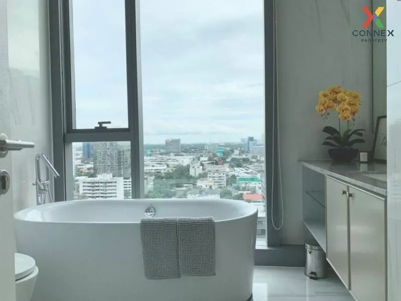 FOR RENT condo , Kraam Sukhumvit 26 , Duplex , wide frontage , BTS-Phrom Phong , Khlong Tan , Khlong Toei , Bangkok , CX-02568