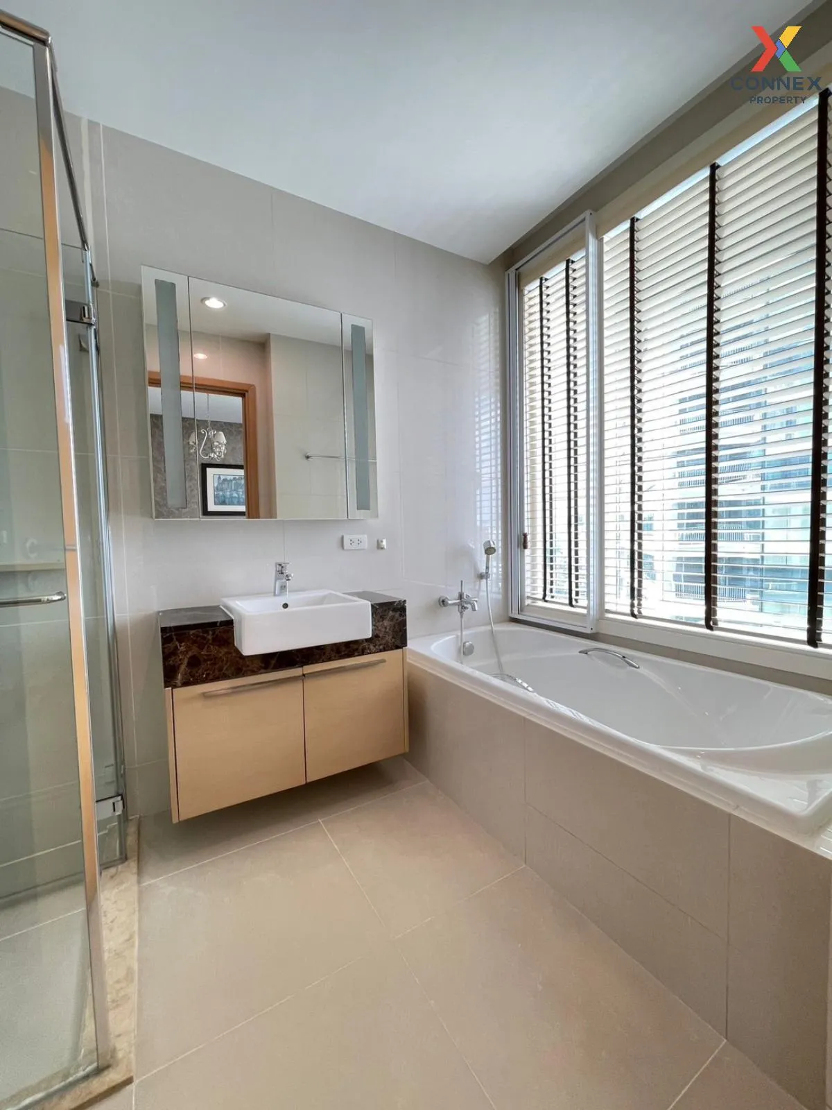 FOR RENT condo , 39 by Sansiri , BTS-Phrom Phong , Khlong Tan Nuea , Watthana , Bangkok , CX-07085