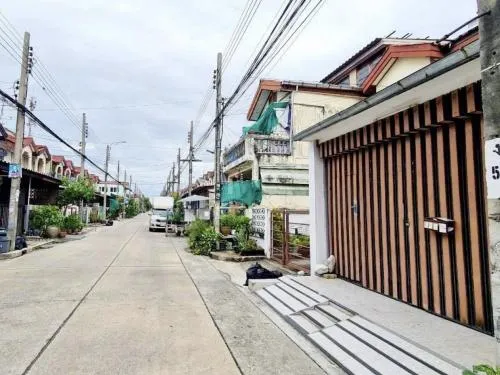 For Sale Townhouse/Townhome  , Ban Nakkha Laem Thong , Thap Chang , Saphan Sung , Bangkok , CX-100222