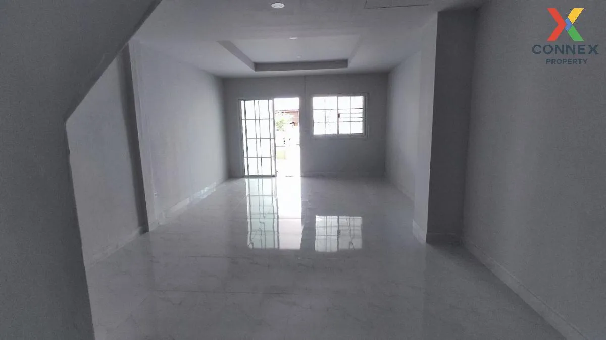 For Sale Townhouse/Townhome  , Uthong Place 2 , corner unit , newly renovated , Khu Khot , Lam Luk Ka , Pathum Thani , CX-100276