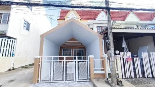 For Sale Townhouse/Townhome  , Uthong Place 2 , corner unit , newly renovated , Khu Khot , Lam Luk Ka , Pathum Thani , CX-100276