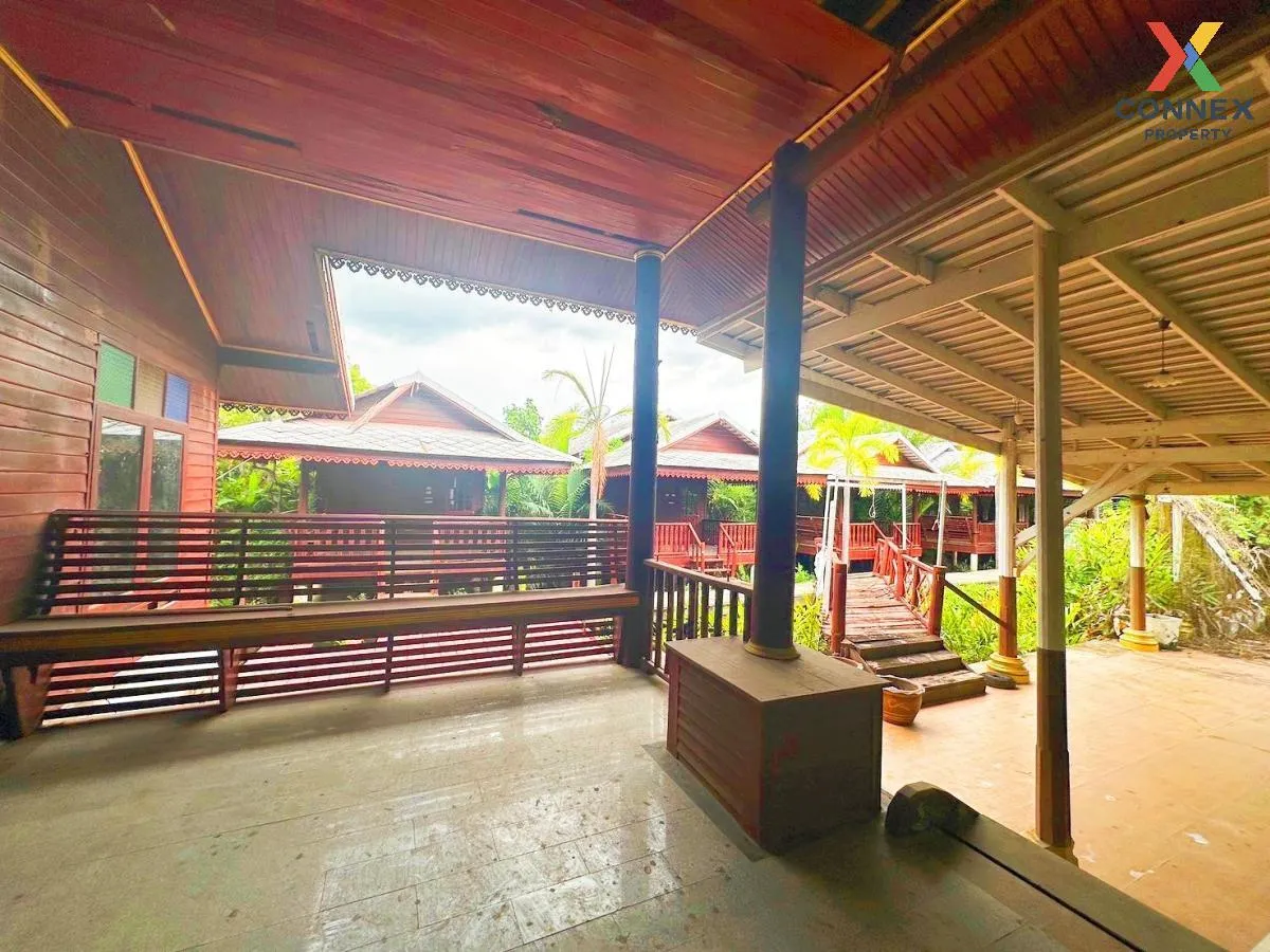 For Sale Resort next to Mae Klong River, Samuk Sakhon, near Chulamanee Temple. , river view , Suan Luang , Amphawa , Samut Songkhram , CX-100707