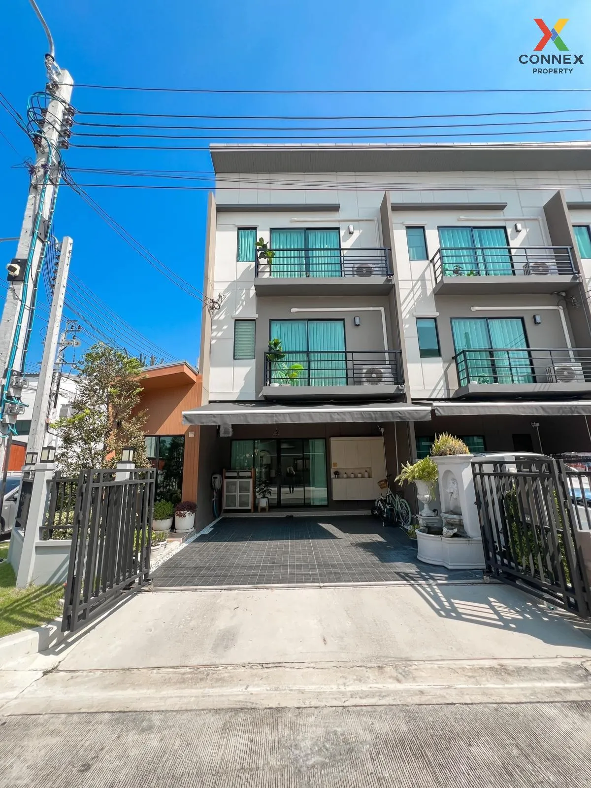 For Sale Townhouse/Townhome  , Baan Klang Muang Ratchaphruek-Sathorn , corner unit , Bang Khanun , Bang Kruai , Nonthaburi , CX-101182 1