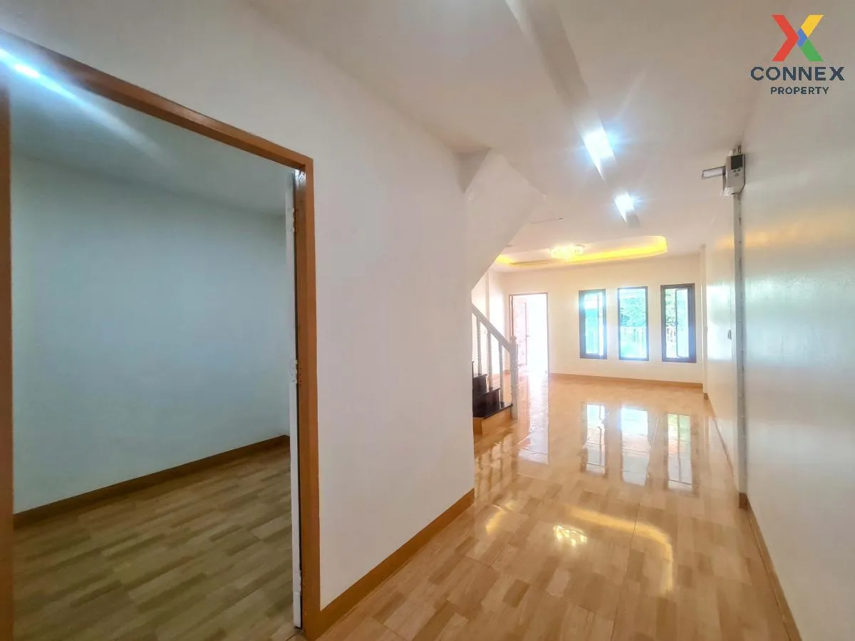 For Sale Townhouse/Townhome  , Paradise Terrace , Khlong Sam Prawet , Lat Krabang , Bangkok , CX-101902