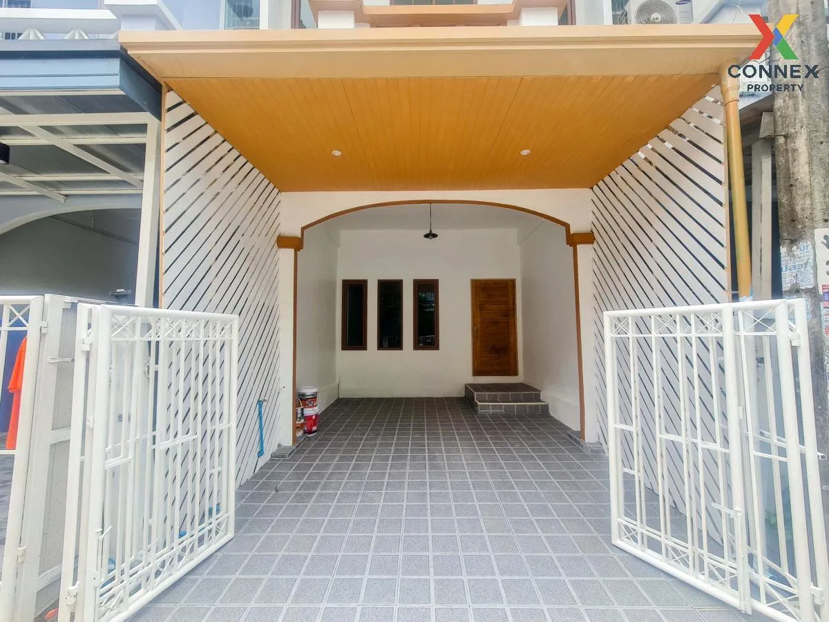 For Sale Townhouse/Townhome  , Paradise Terrace , Khlong Sam Prawet , Lat Krabang , Bangkok , CX-101902 3