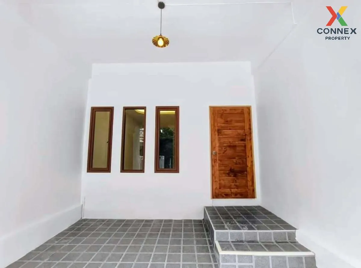 For Sale Townhouse/Townhome  , Paradise Terrace , Khlong Sam Prawet , Lat Krabang , Bangkok , CX-101902 4