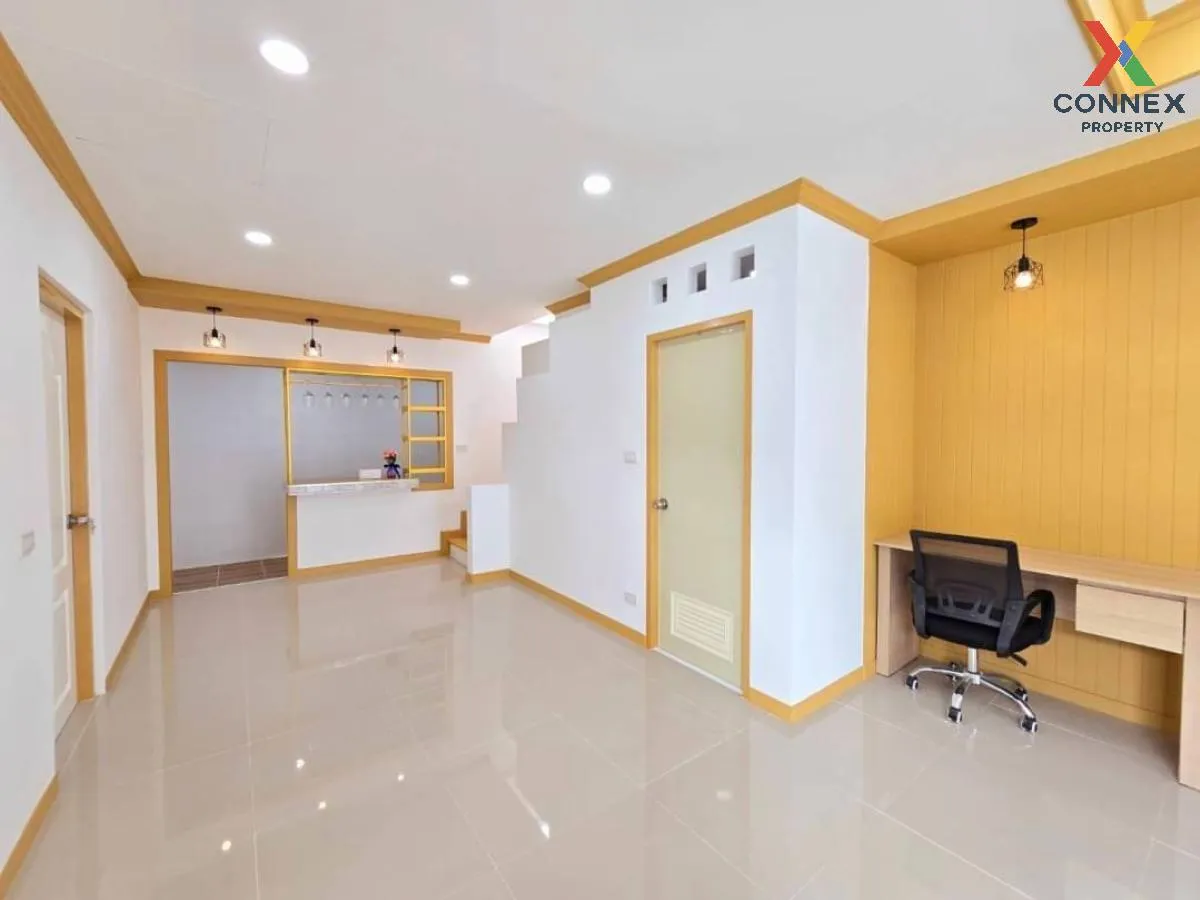 For Sale Townhouse/Townhome  , Monwadee Exclusive , corner unit , newly renovated , Bang Bua Thong , Bang Bua Thong , Nonthaburi , CX-102351