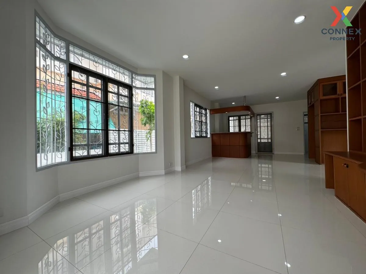 For Sale House , Vararom Prachauthit 98 , newly renovated , Thung Khu , Thung Khu , Bangkok , CX-102399