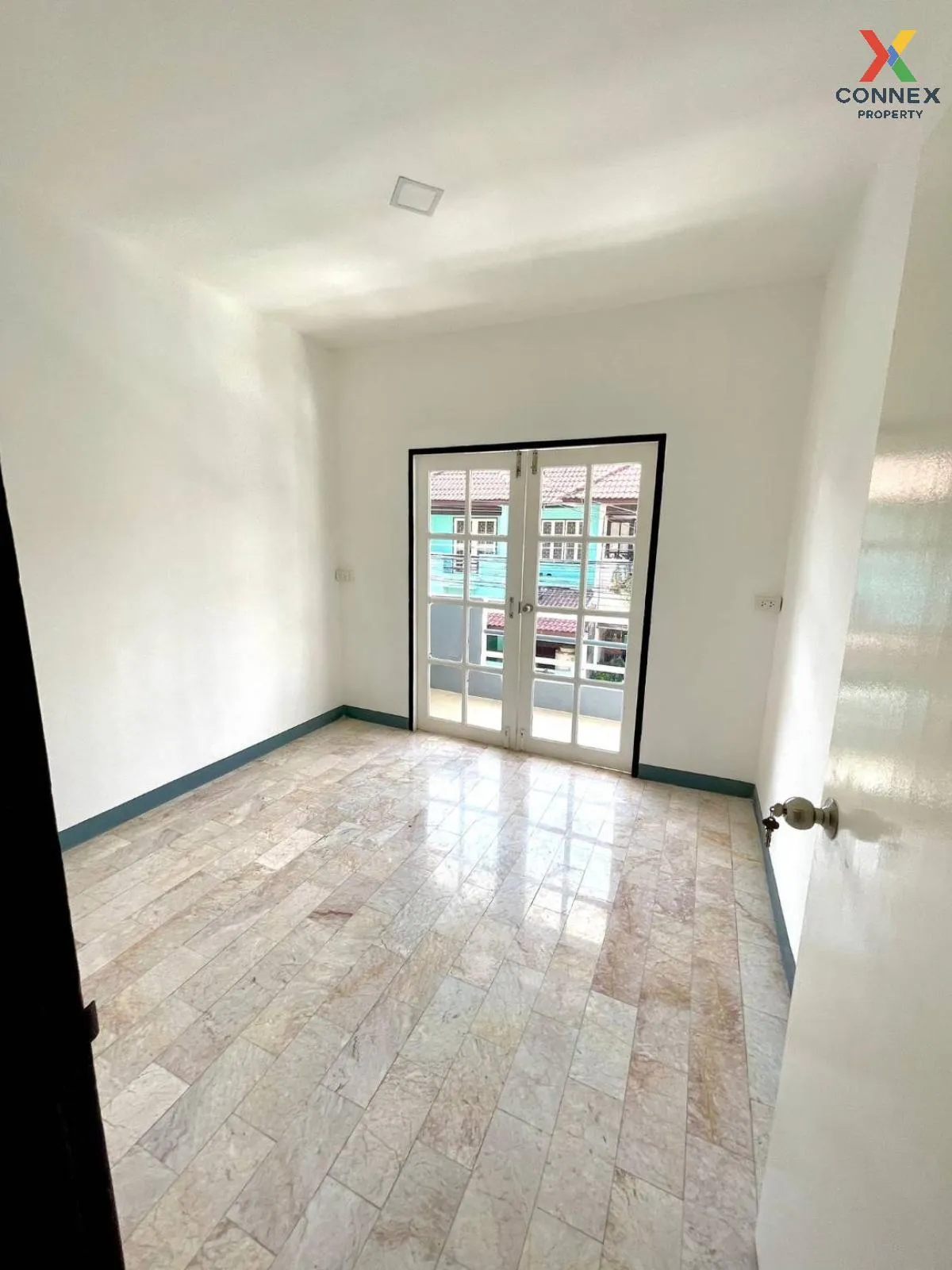 For Sale Townhouse/Townhome  , Baan Pornthisan 5 , Lam Phak Kut , Thanyaburi , Pathum Thani , CX-102622