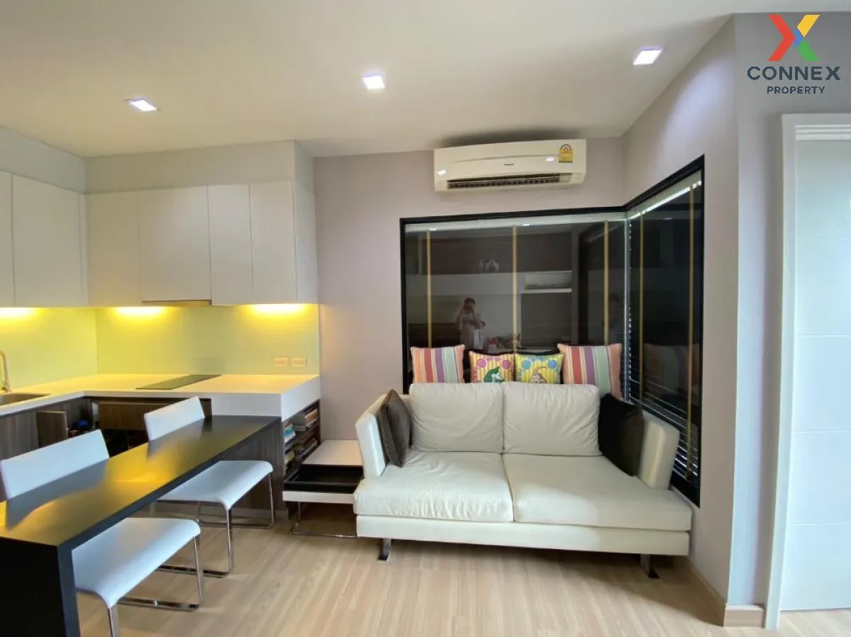 For Sale Condo , Urbano Absolute Sathorn - Taksin , high floor , BTS-Krung Thon Buri , Khlong Ton Sai , Khlong San , Bangkok , CX-102791