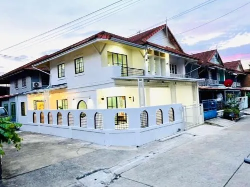 For Sale Townhouse/Townhome  , Baan Pruksa 11 , corner unit , newly renovated , Khlong Sam , khlong Luang , Pathum Thani , CX-102804