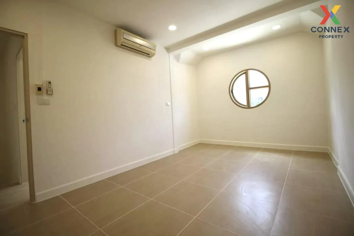 For Sale Townhouse/Townhome  , Banpisan 5 , newly renovated , Samae Dam , Bang Khun Thian , Bangkok , CX-102963