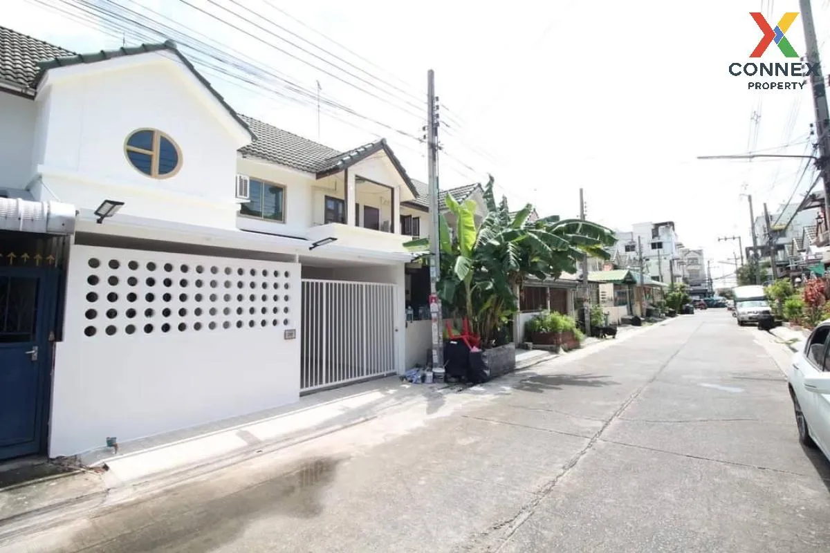 For Sale Townhouse/Townhome  , Banpisan 5 , newly renovated , Samae Dam , Bang Khun Thian , Bangkok , CX-102963 3