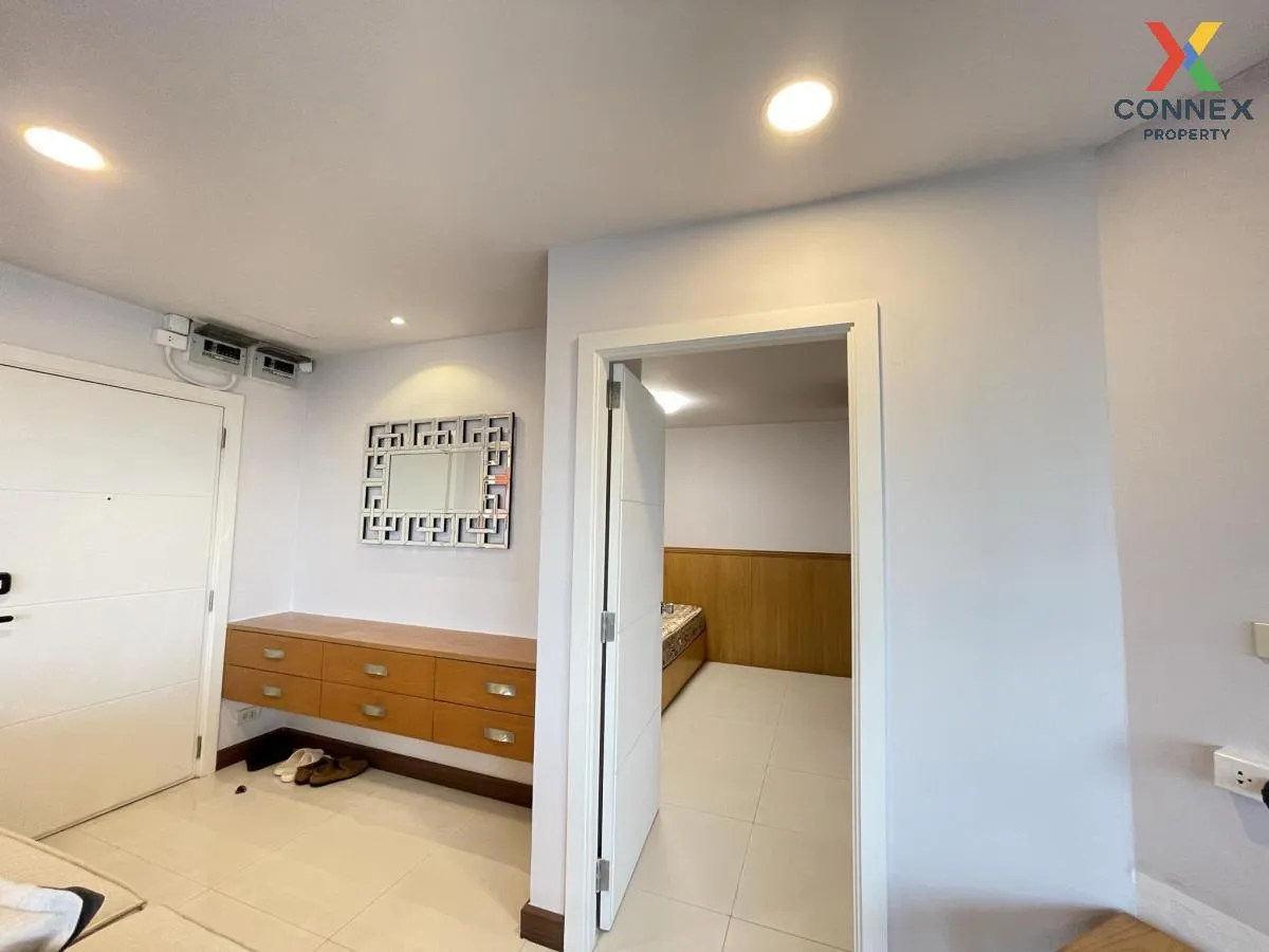 For Sale Condo , Ratanakosin Island , corner unit , MRT-Bang Yi Khon , Arun Ammarin , Bangkok Noi , Bangkok , CX-102967