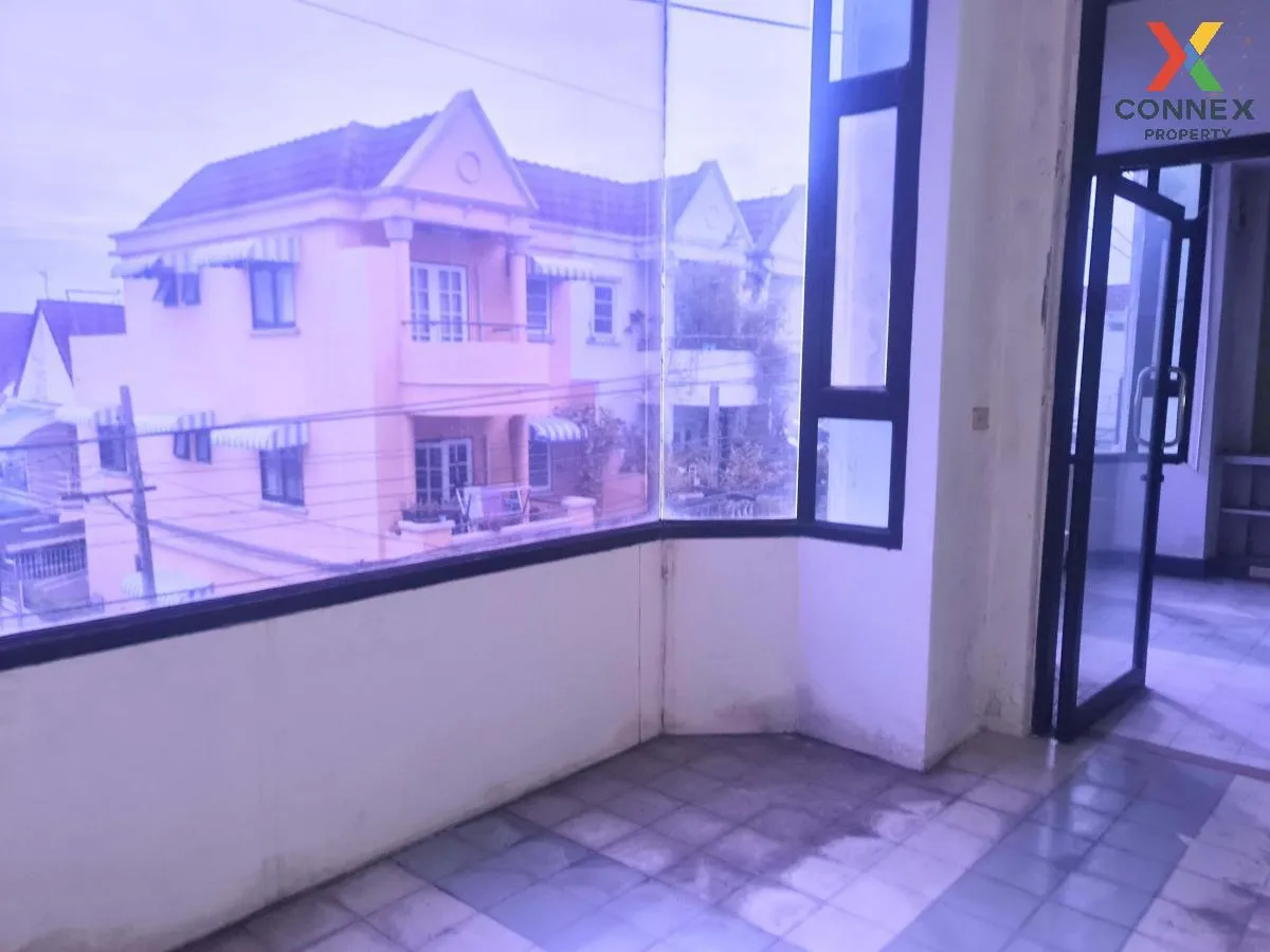 For Sale Commercial Building Serithai 32 , high floor , Khlong Kum , Bang Kapi , Bangkok , CX-103024