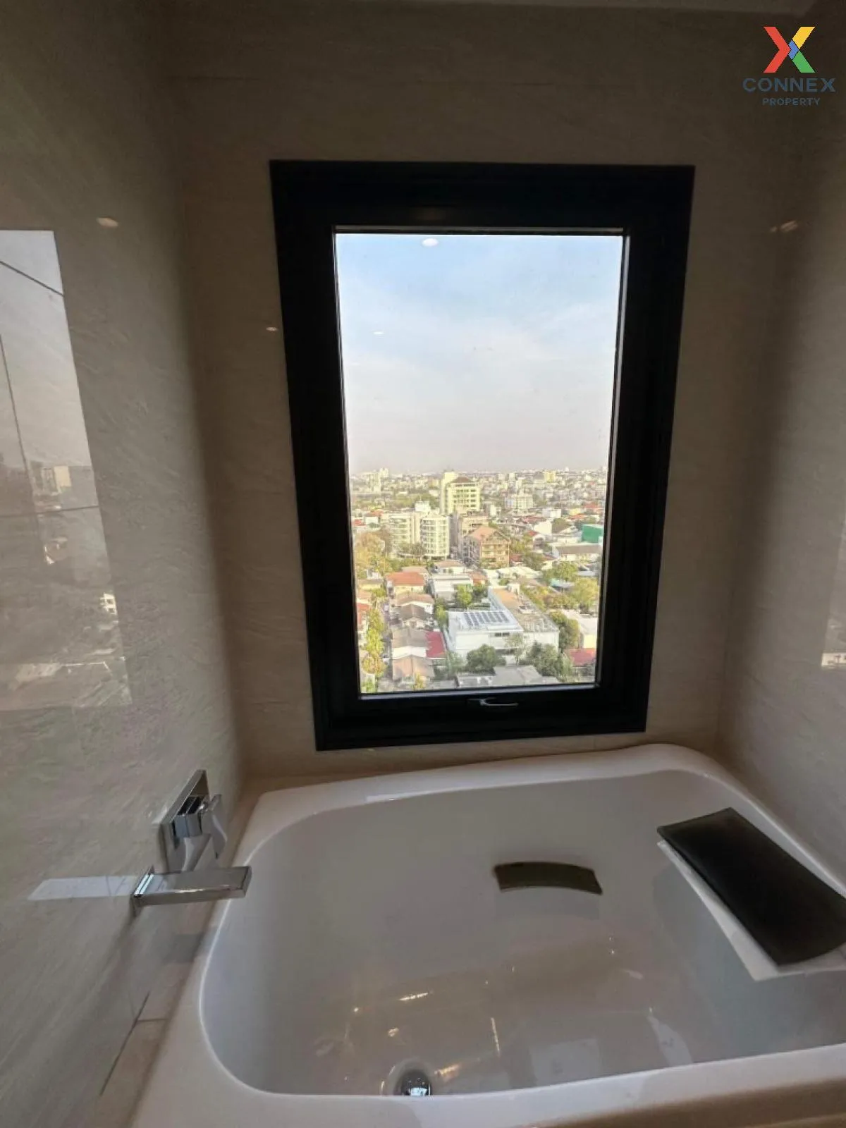 For Sale Condo , Maru Ekamai 2 , nice view , high floor , newly renovated , BTS-Ekkamai , Phra Khanong Nuea , Watthana , Bangkok , CX-103261