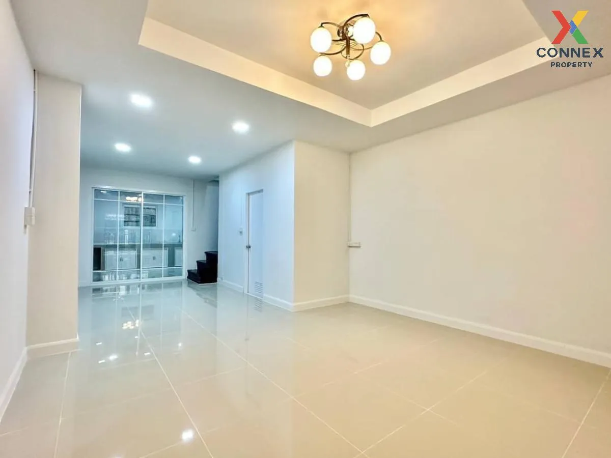 For Sale Townhouse/Townhome  , Phettanee , Bang Si Mueang , Mueang Nonthaburi , Nonthaburi , CX-103354