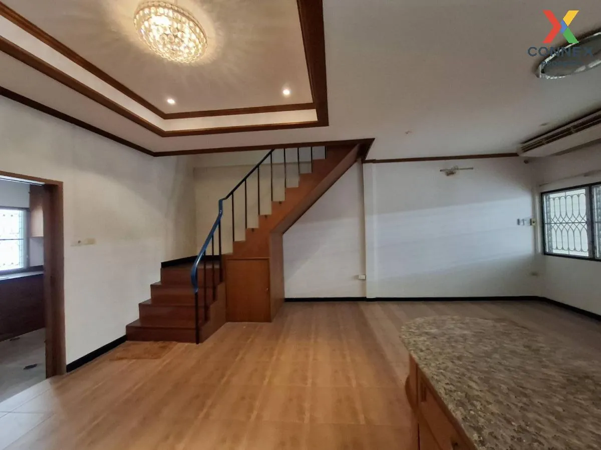 For Sale Townhouse  Lat Phrao 101  Soi 32 , wide frontage , newly renovated , Khlong Chan , Bang Kapi , Bangkok , CX-104254 4