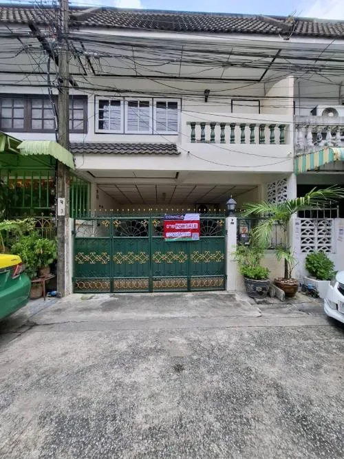 For Sale Townhouse  Lat Phrao 101  Soi 32 , wide frontage , newly renovated , Khlong Chan , Bang Kapi , Bangkok , CX-104254