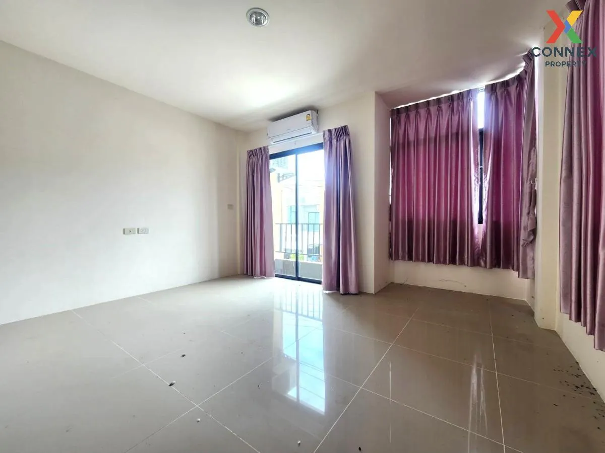 For Sale Townhouse/Townhome  , Baan Saenrak 6 Sukprayoon-Soi Thetsaban 8 , Nong Kakha , Phan Thong , Chon Buri , CX-104354