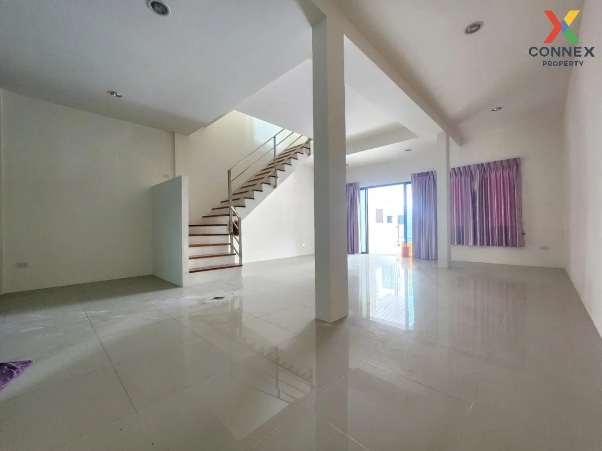 For Sale Townhouse/Townhome  , Baan Saenrak 6 Sukprayoon-Soi Thetsaban 8 , Nong Kakha , Phan Thong , Chon Buri , CX-104354