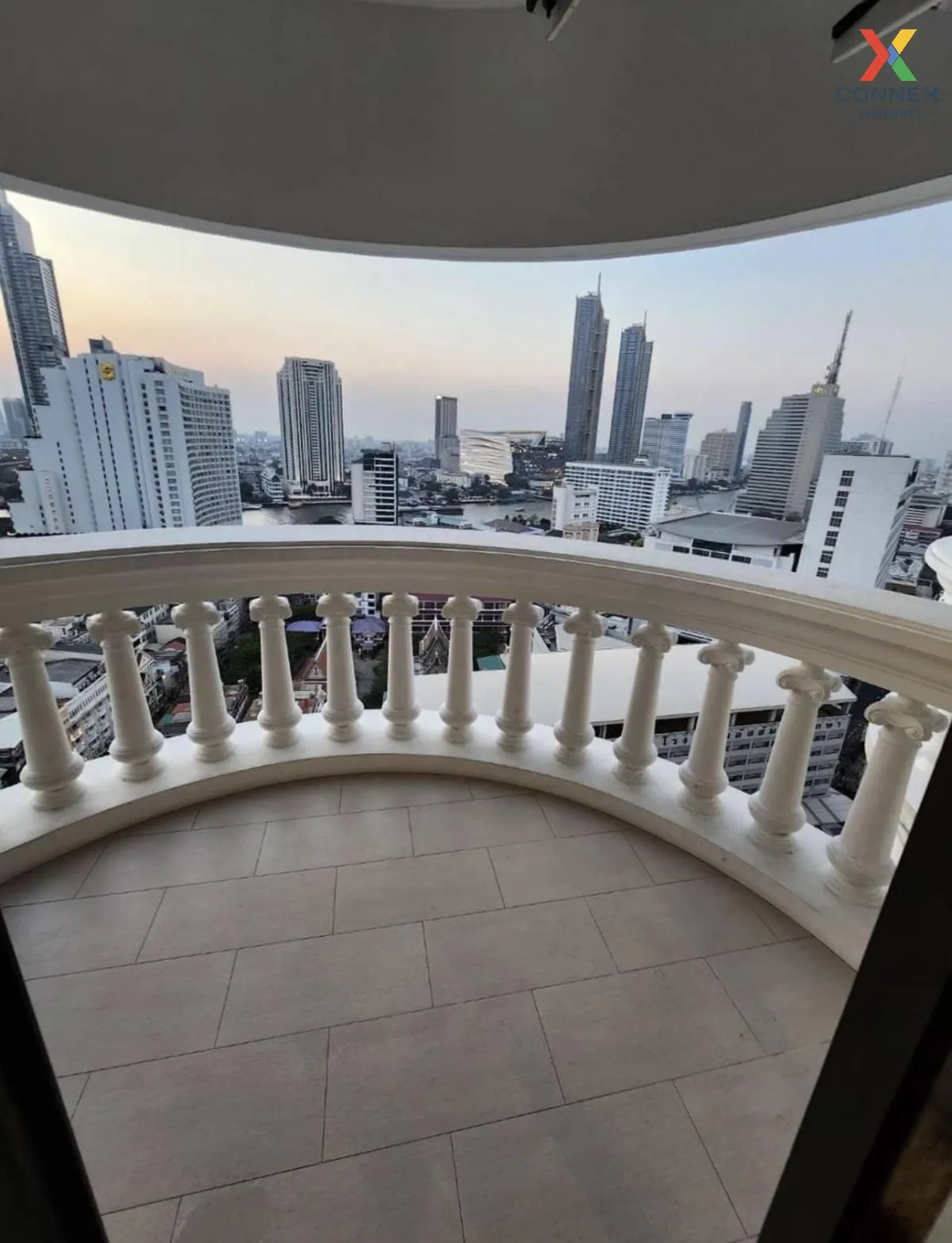 For Sale Condo , State Tower , BTS-Saphan Taksin , Silom , Bang Rak , Bangkok , CX-104619