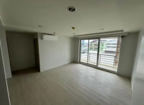 For Sale Condo , Resorta Yen-Akat , Chong Nonsi , Yannawa , Bangkok , CX-105028