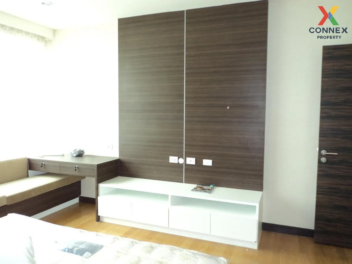 For Sale Condo , Watermark Chaophraya River , Penthouse , nice view , high floor , river view , wide frontage , newly renovated , BTS-Krung Thon Buri , Bang Lamphu Lang , Khlong San , Bangkok , CX-105108