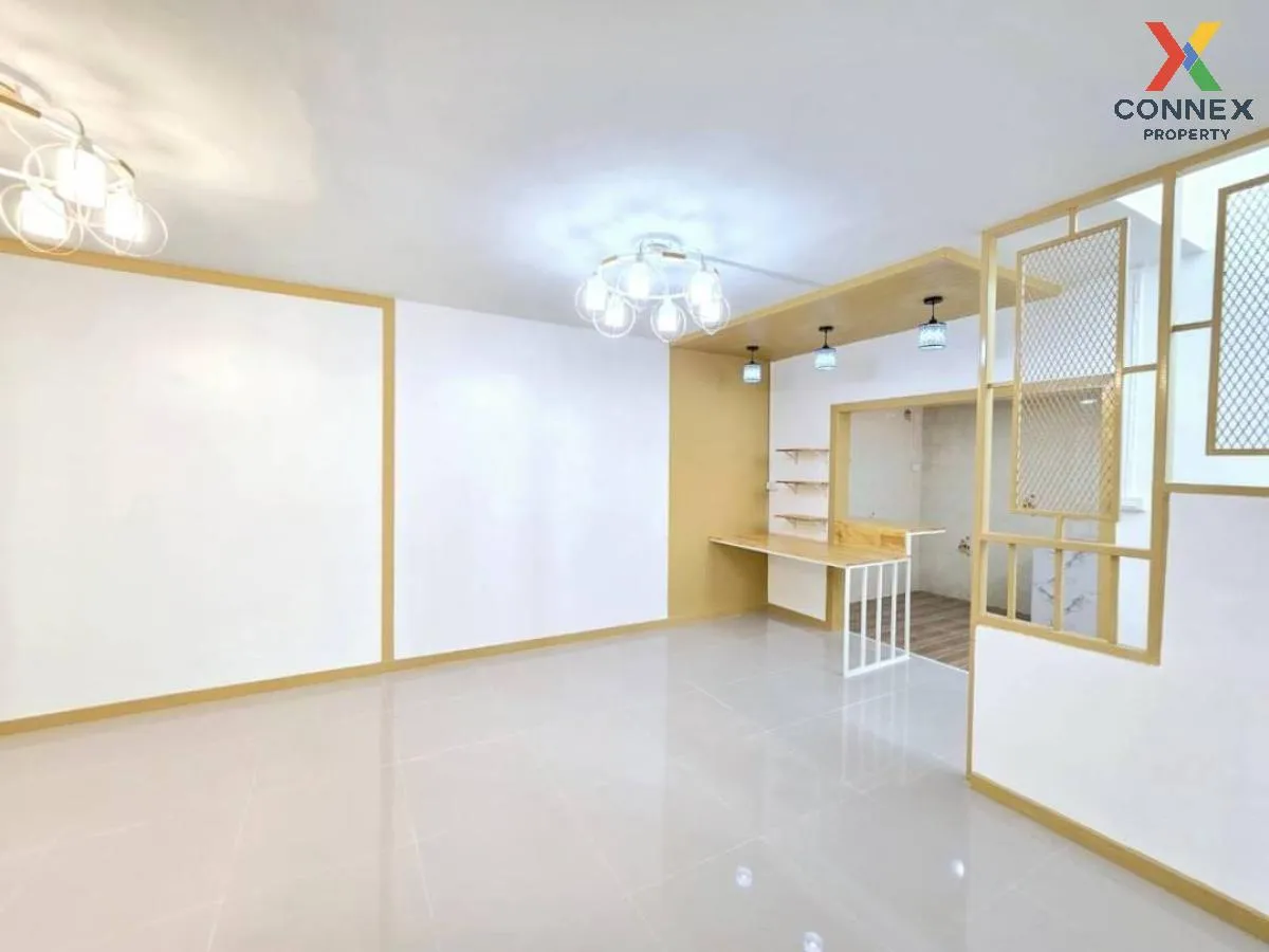 For Sale Townhouse/Townhome  , Baan Pruksa 3 Soi Watlatpladuk , newly renovated , Bang Khu Rat , Bang Bua Thong , Nonthaburi , CX-105326