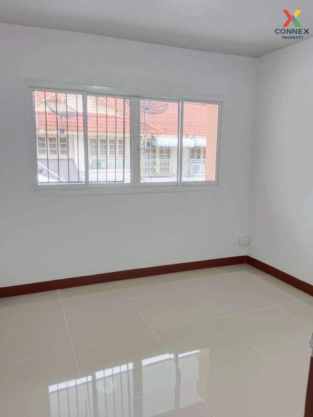 For Sale Townhouse/Townhome  , Baan Pruksa 9 , corner unit , newly renovated , Khlong Sam , khlong Luang , Pathum Thani , CX-105557