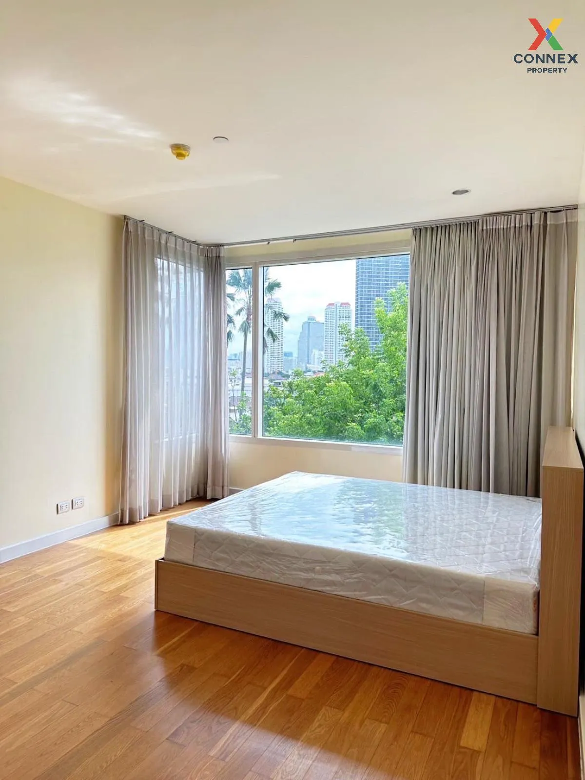 For Rent Condo , Watermark Chaophraya River , BTS-Krung Thon Buri , Bang Lamphu Lang , Khlong San , Bangkok , CX-106088