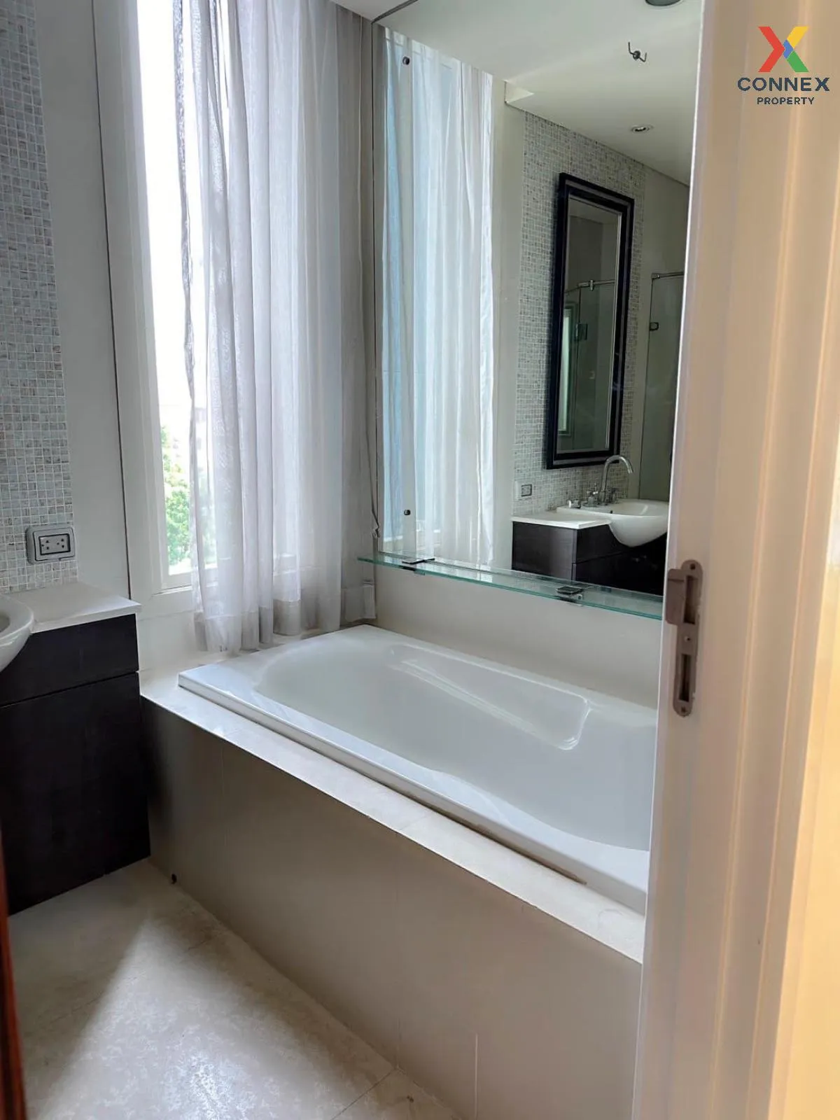 For Rent Condo , Watermark Chaophraya River , BTS-Krung Thon Buri , Bang Lamphu Lang , Khlong San , Bangkok , CX-106088