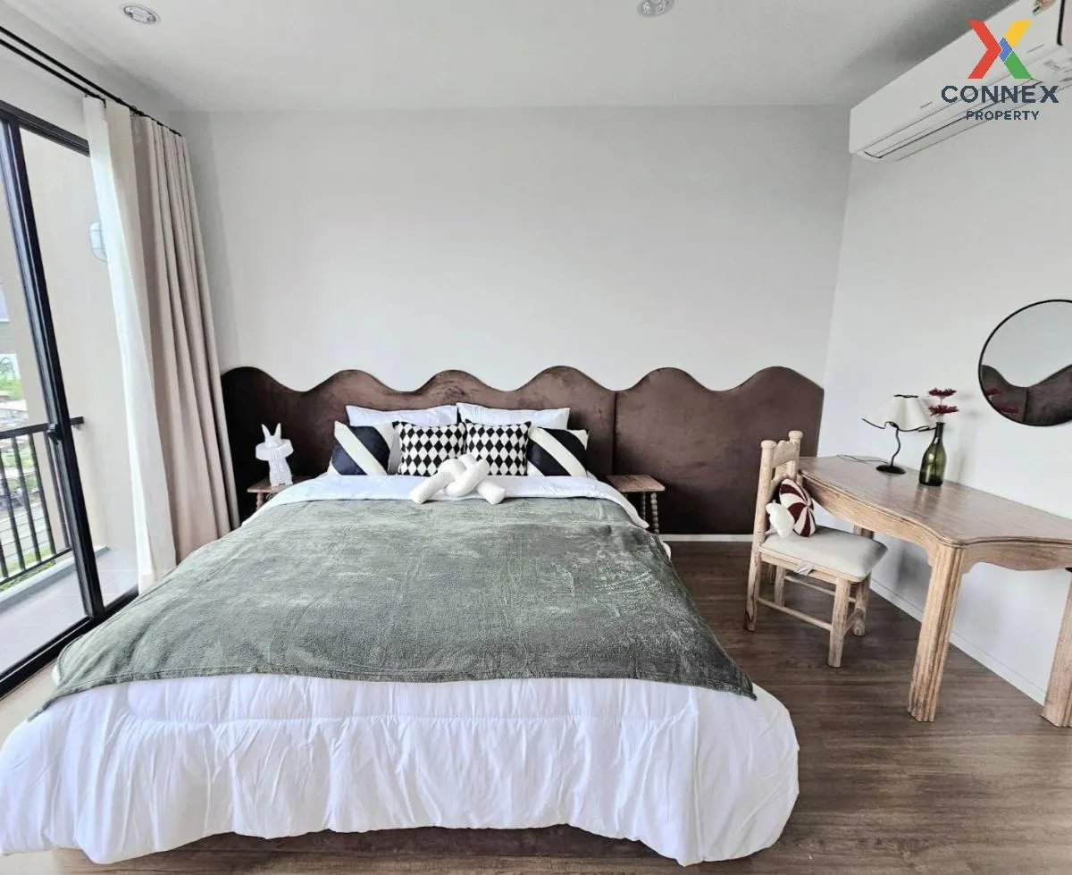 For Rent Townhouse/Townhome  , Baan Klang Muang Rama 9-Krungthep Kreetha , Thap Chang , Saphan Sung , Bangkok , CX-106135