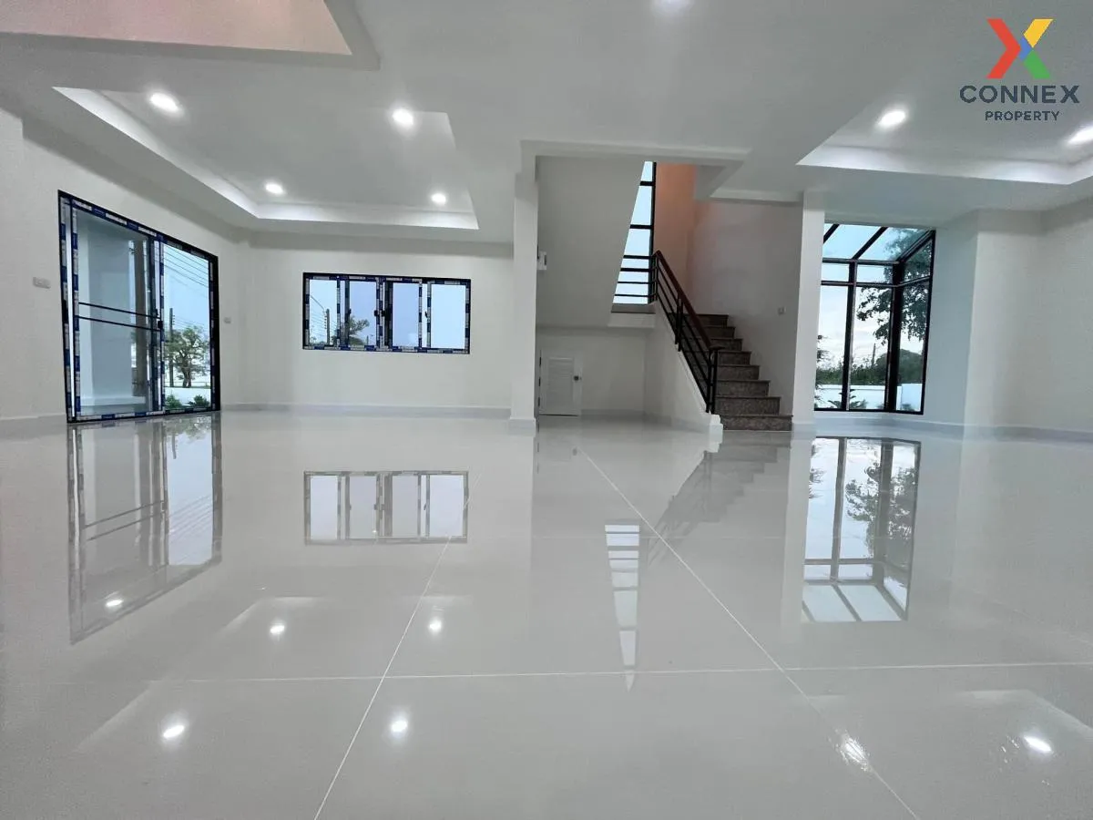 For Sale House , Krisada City Lake & Park , corner unit , newly renovated , Bang Pla , Bang Phli , Samut Prakarn , CX-106402