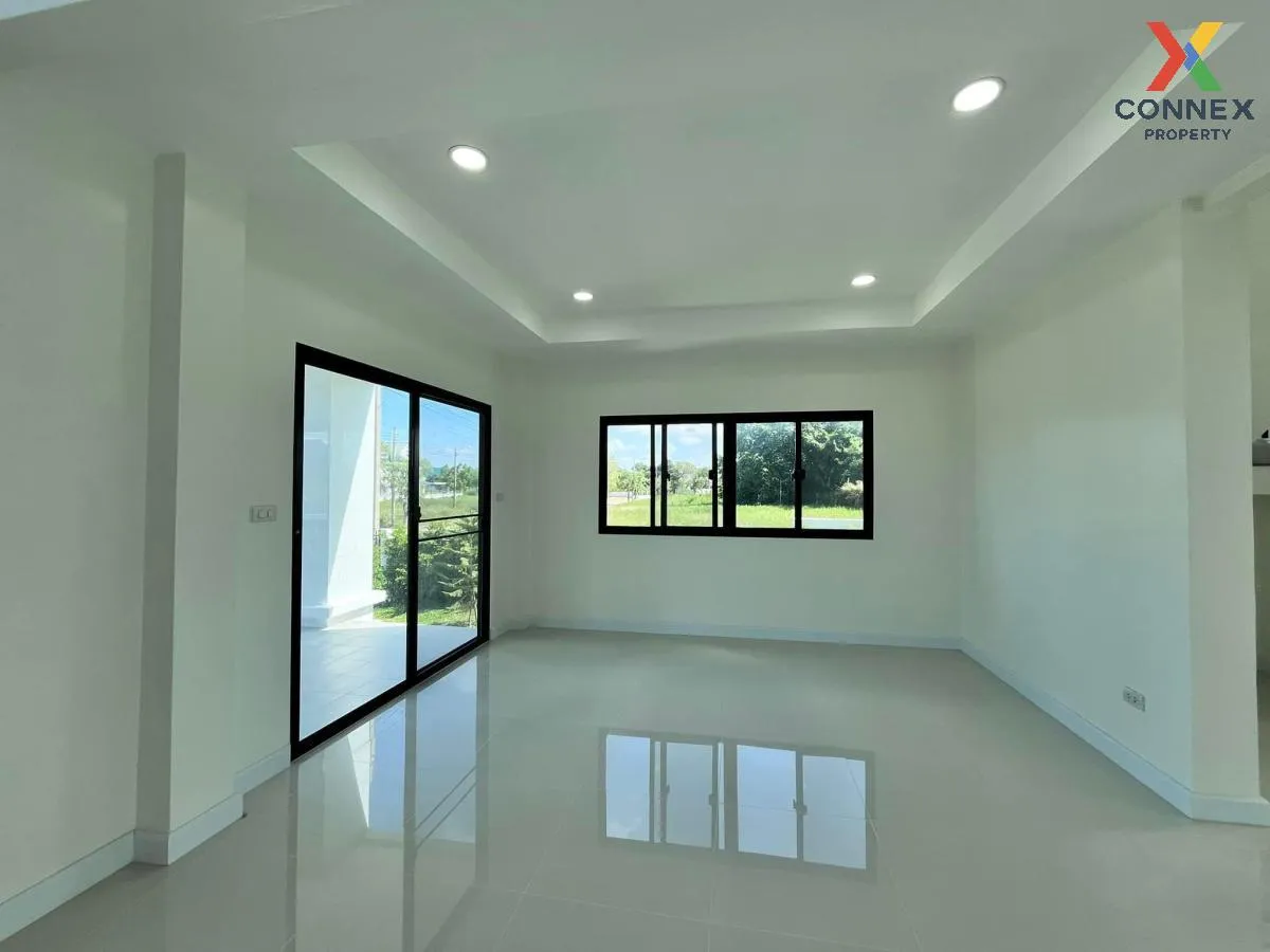 For Sale House , Krisada City Lake & Park , corner unit , newly renovated , Bang Pla , Bang Phli , Samut Prakarn , CX-106402