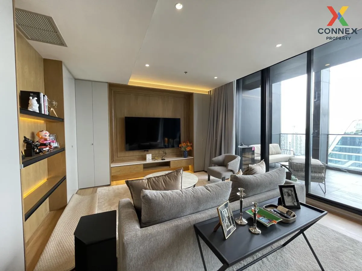 For Sale Condo , Noble Ploenchit , Duplex , Penthouse , nice view , high floor , wide frontage , newly renovated , BTS-Phloen Chit , Lumpini , Pathum Wan , Bangkok , CX-106736