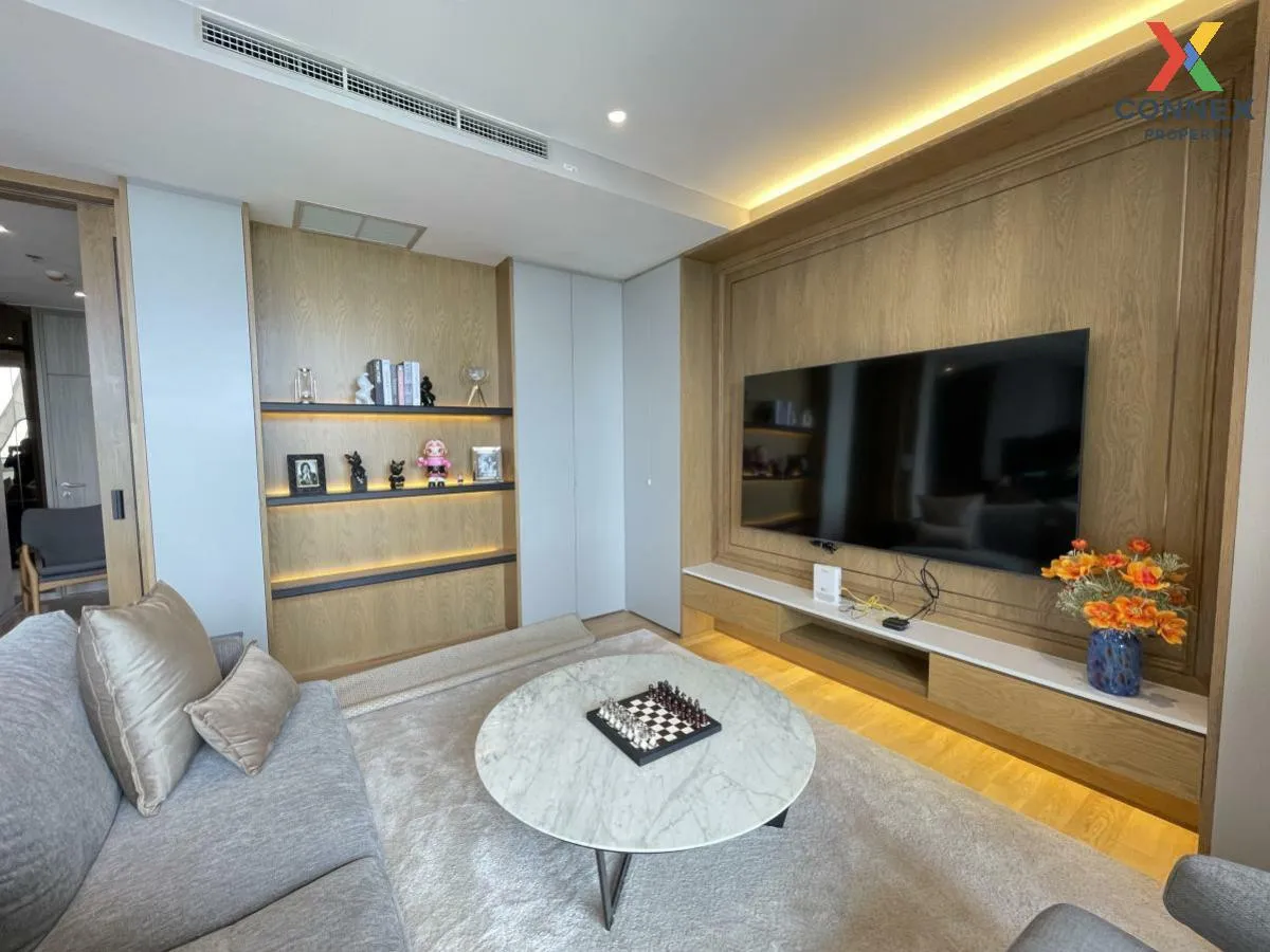 For Rent Condo , Noble Ploenchit , Duplex , Penthouse , nice view , high floor , wide frontage , newly renovated , BTS-Phloen Chit , Lumpini , Pathum Wan , Bangkok , CX-106740 1