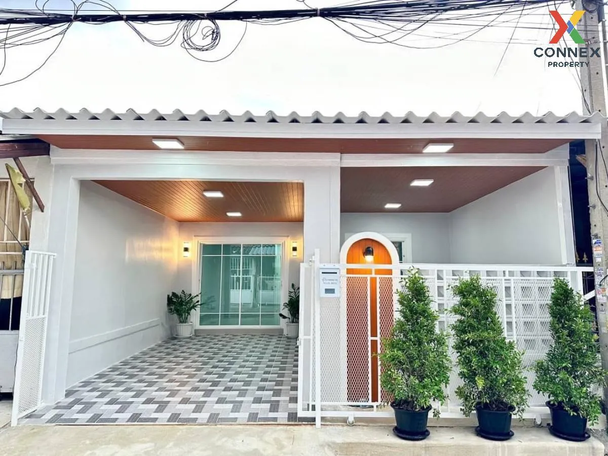 For Sale Townhouse/Townhome  , Baan Pruksa 3 Soi Watlatpladuk , wide frontage , newly renovated , Bang Khu Rat , Bang Bua Thong , Nonthaburi , CX-107157 1