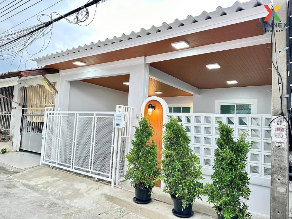 For Sale Townhouse/Townhome  , Baan Pruksa 3 Soi Watlatpladuk , wide frontage , newly renovated , Bang Khu Rat , Bang Bua Thong , Nonthaburi , CX-107157 2